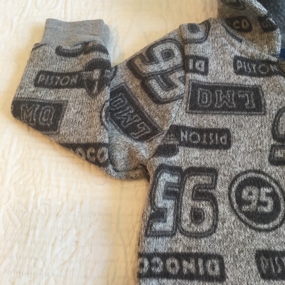 6-12m (3/$20) Lightning McQueen Hoodie/Romper by Disney - Picture 9 of 9